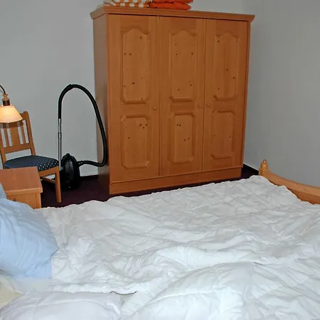 Ferienhaeuser Und _wohnungen Goorw * Putbus