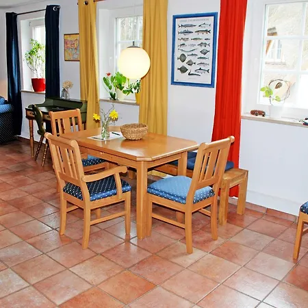 Ferienhaeuser Und _wohnungen Goorw * Putbus