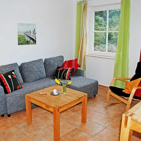 Ferienhaeuser Und _wohnungen Goorw Apartment