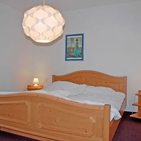 Ferienhaeuser Und _wohnungen Goorw Apartment